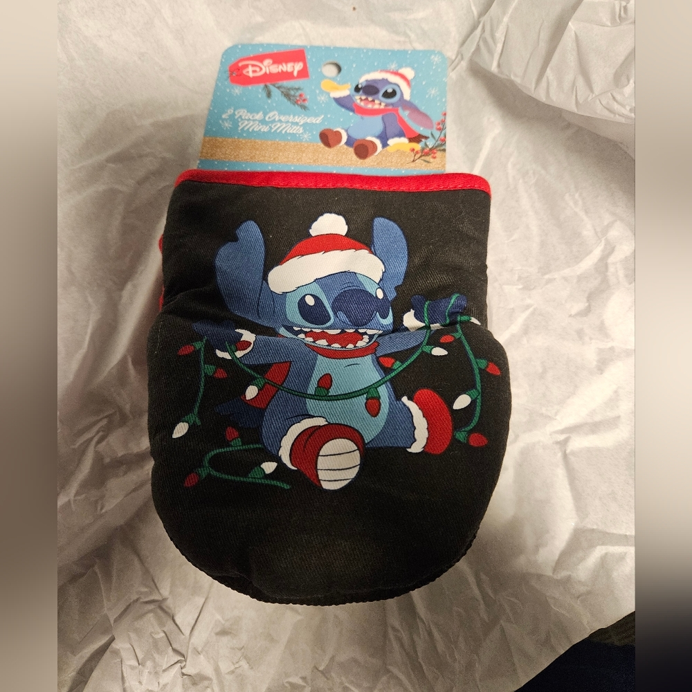 NWT stitch mini oven mitts